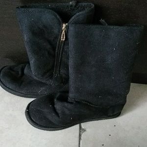 Black Uggs